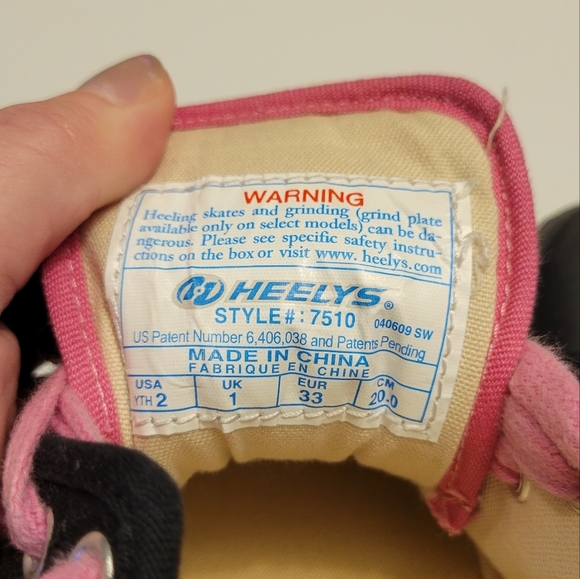 Heeleys Kids Black Pink Sneakers - Picture 9 of 11